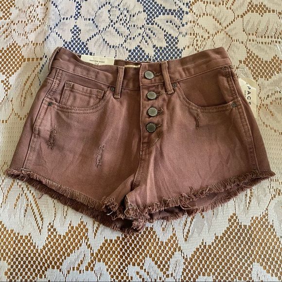 Bullhead Denim Co. • Dusty Rose Exposed Button High Rise Cutoff Shorts - Picture 5 of 13